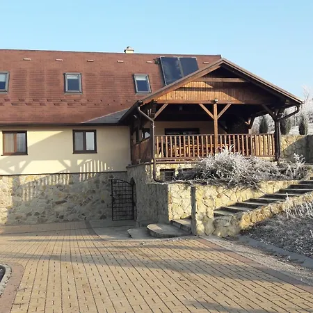 Chata Pod Vinicami * Szelepcsény